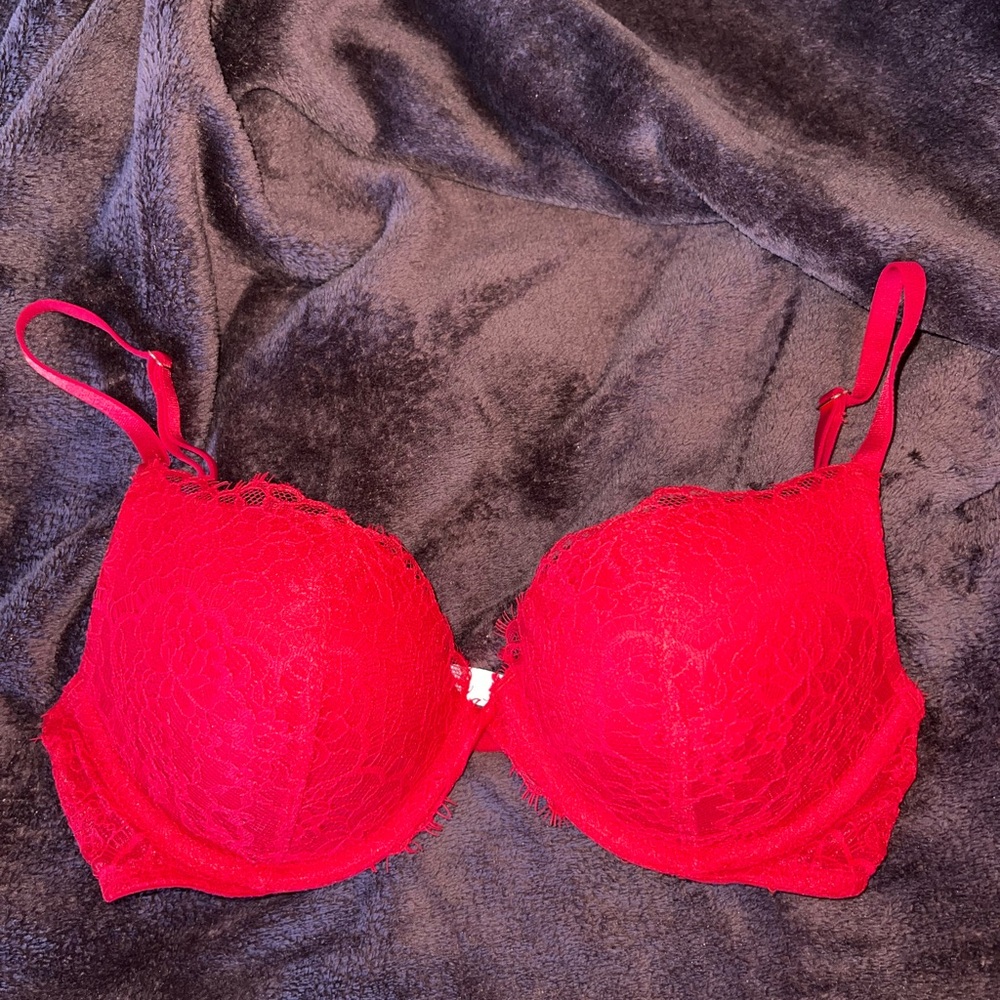 Victoria’s Secret Dream Angels Red Lace Bra
